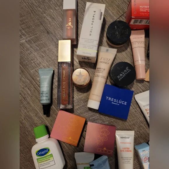 Stocking Stuffers Bundle of makeup/skincare!!! - Picture 4 of 6